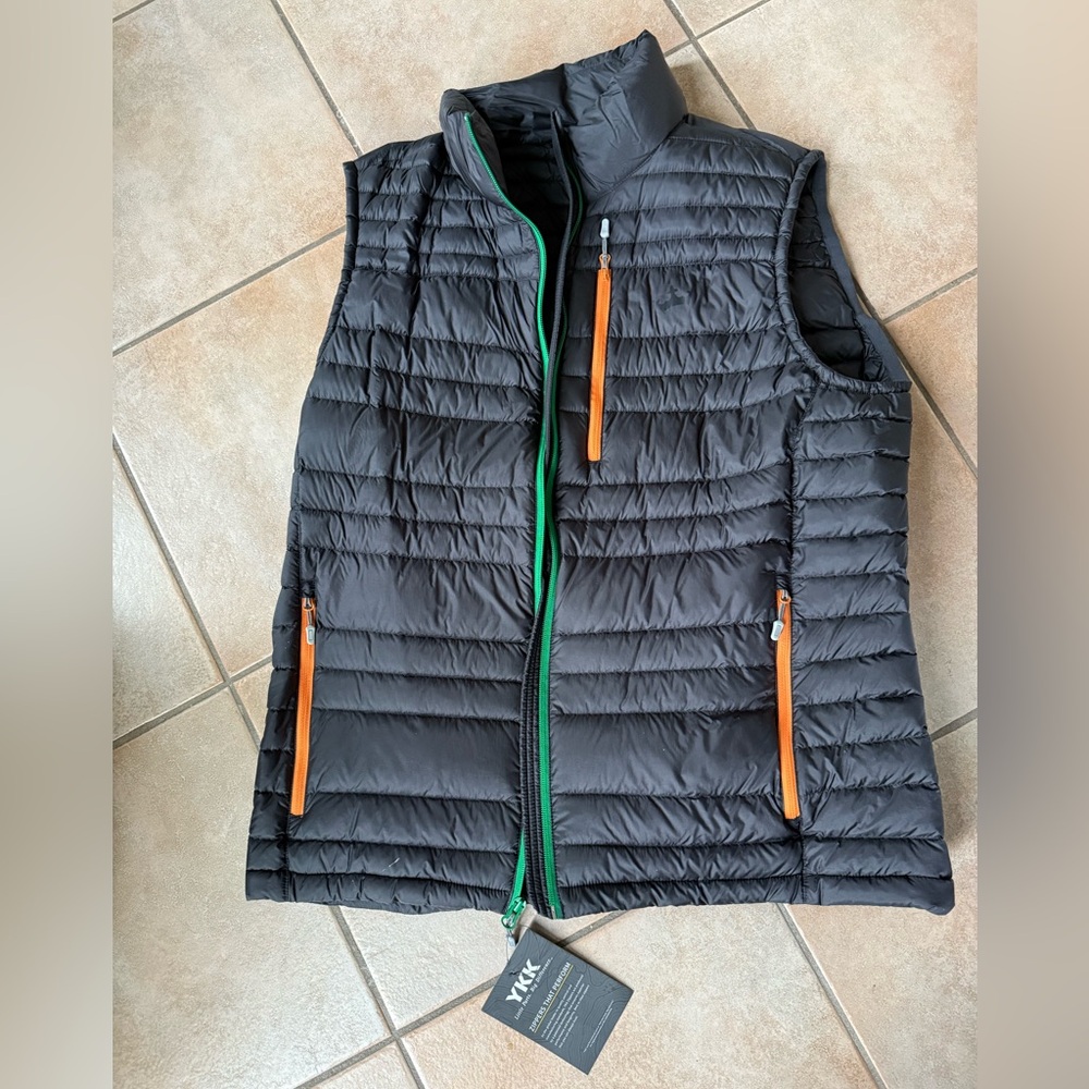 Drafts Kings puffer vest, men’s large 
Black with green and orange accents